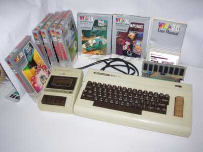 Il Commodore Vic 20 e il mangianastri dove si inserivano le cassette dei giochi